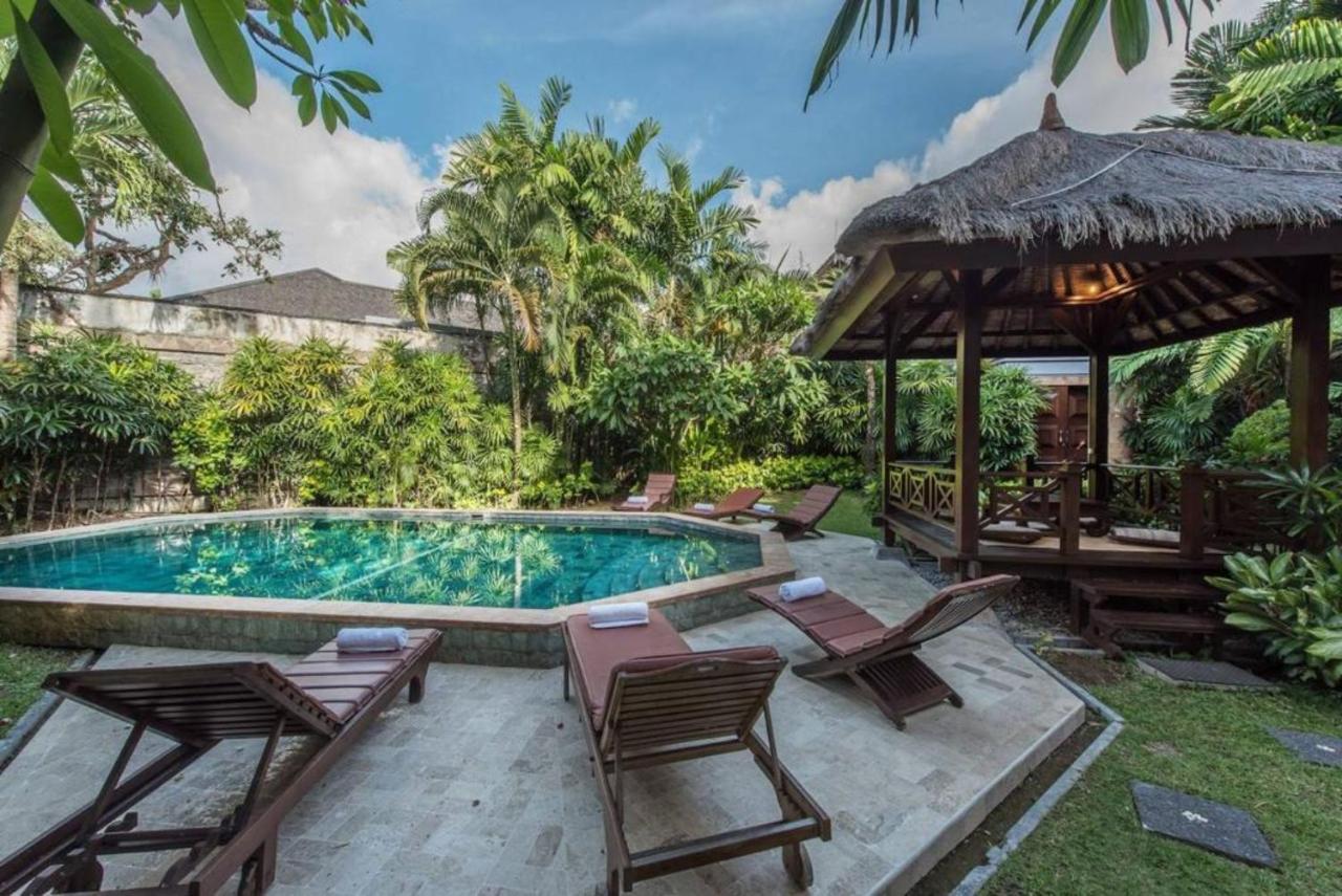 New Daria Villas Seminyak Exteriör bild